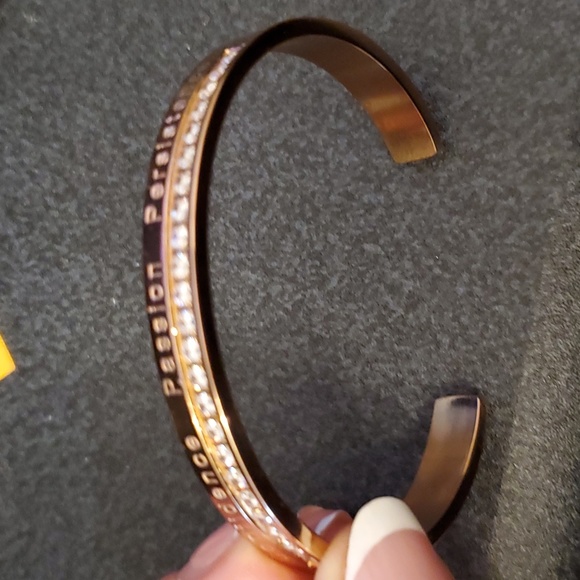 Rose Gold Bracelt - Picture 3 of 3